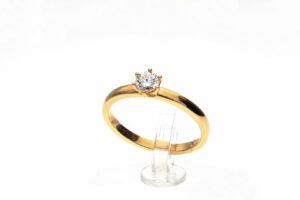585er Goldring mit 0,30 ct Brillant in H/SI1, klassische 6-Krappen-Fassung. Größe 18/56, 2,6 g. Eleganter Solitärring – nur im Geschäft erhältlich.