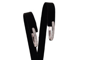 Hochwertige Creolen aus 750 Gold mit Brillanten, ca. 0,33 ct in VVS1/F. Eleganter Goldschmuck mit Zertifikat.