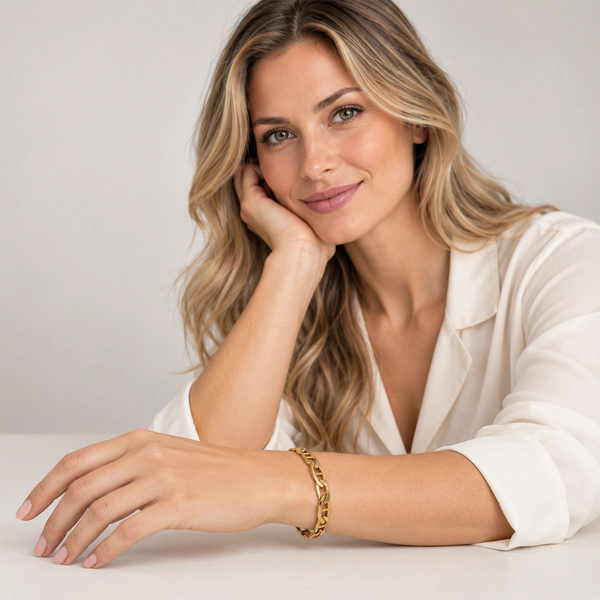 Armband aus 333 Gold, Artikel 4617 – Gesamtaufnahme am Handgelenk