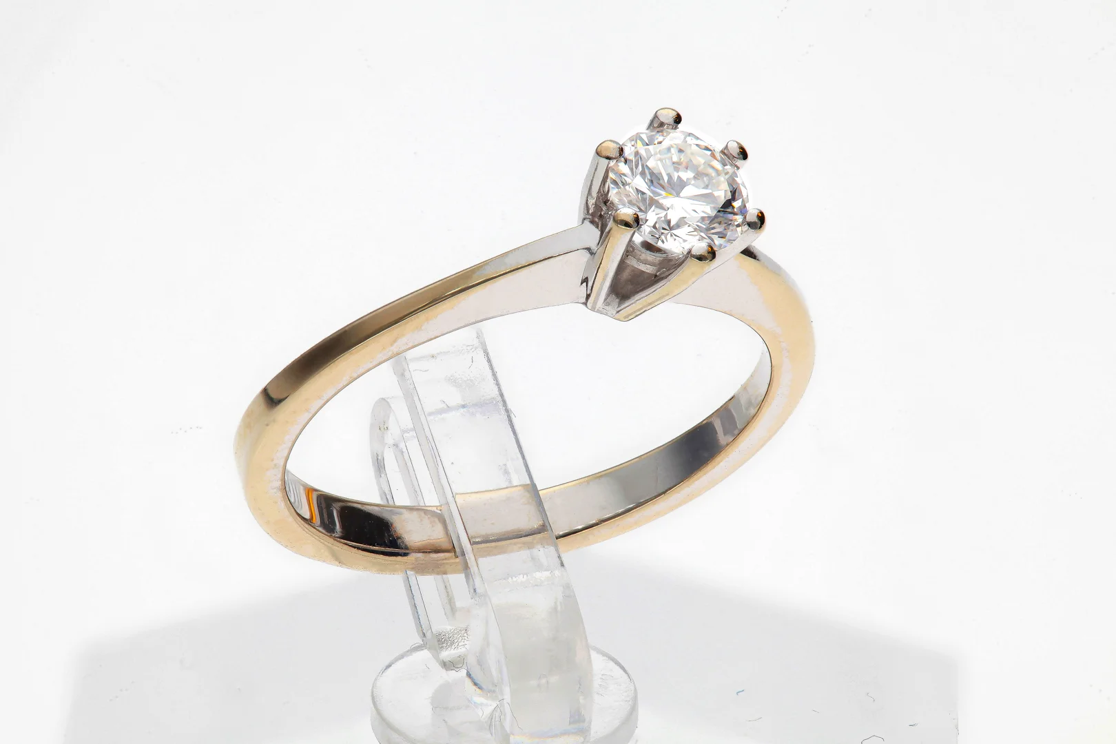750er Goldring mit 0,36 ct Brillant
